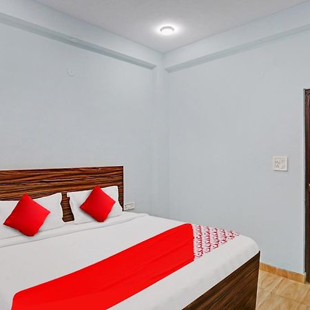 Hotel O Surya Gold Guest House Najafgarh Exterior photo